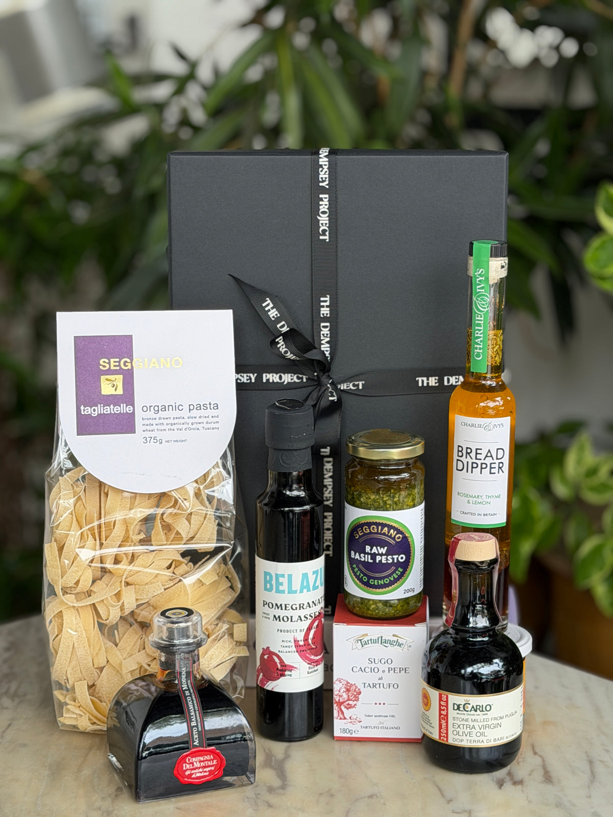 THE GOURMET HAMPER